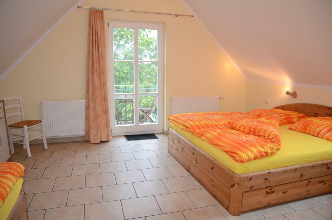 Apartment Ferienresidenz Am Strom Rostock